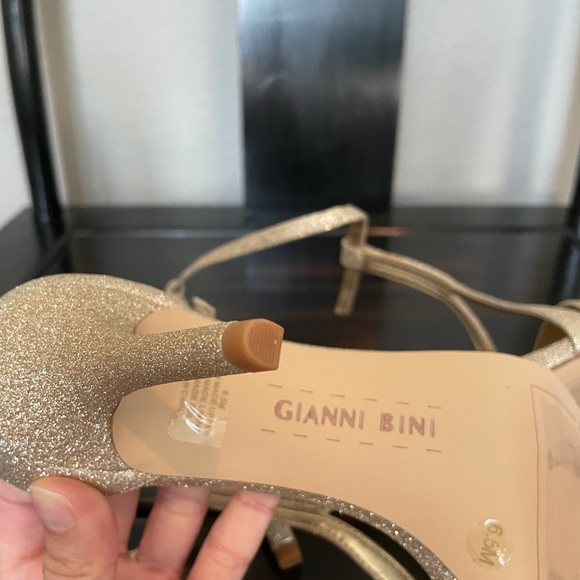 Gianni Bini Gold Heels - Picture 5 of 8